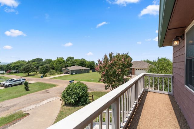 424 Lagoon Drive, Gun Barrel City, TX 75156