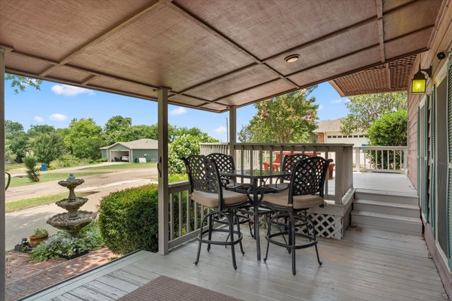 424 Lagoon Drive, Gun Barrel City, TX 75156