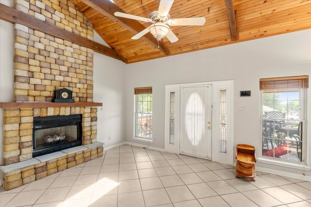 424 Lagoon Drive, Gun Barrel City, TX 75156