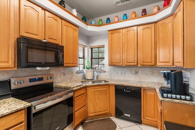 424 Lagoon Drive, Gun Barrel City, TX 75156