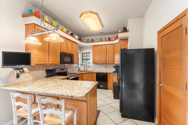 424 Lagoon Drive, Gun Barrel City, TX 75156