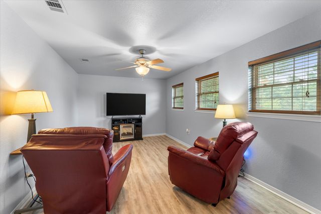 424 Lagoon Drive, Gun Barrel City, TX 75156
