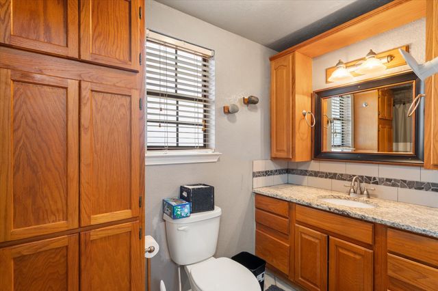 424 Lagoon Drive, Gun Barrel City, TX 75156