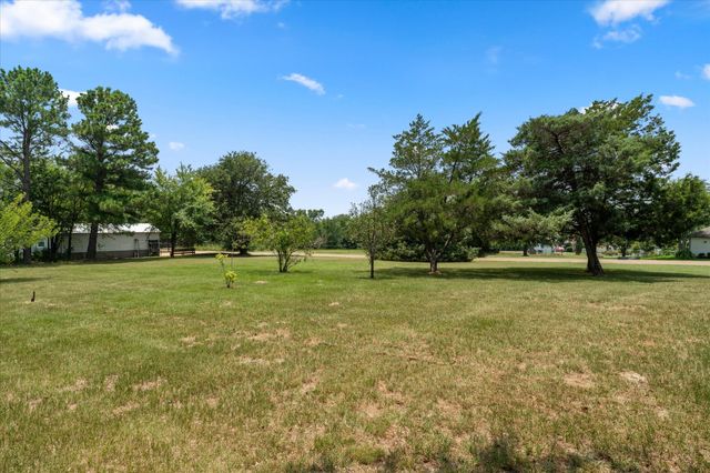 424 Lagoon Drive, Gun Barrel City, TX 75156