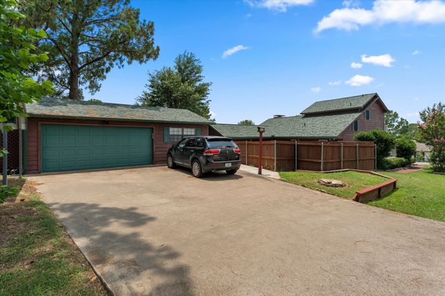 424 Lagoon Drive, Gun Barrel City, TX 75156