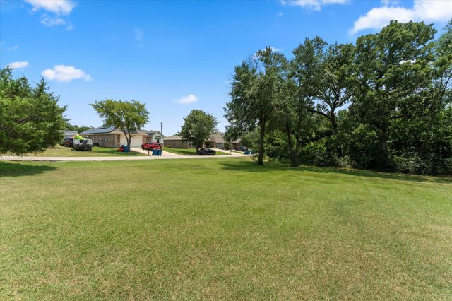 424 Lagoon Drive, Gun Barrel City, TX 75156