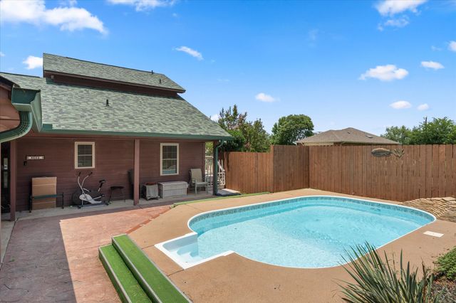 424 Lagoon Drive, Gun Barrel City, TX 75156