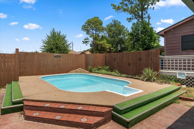 424 Lagoon Drive, Gun Barrel City, TX 75156