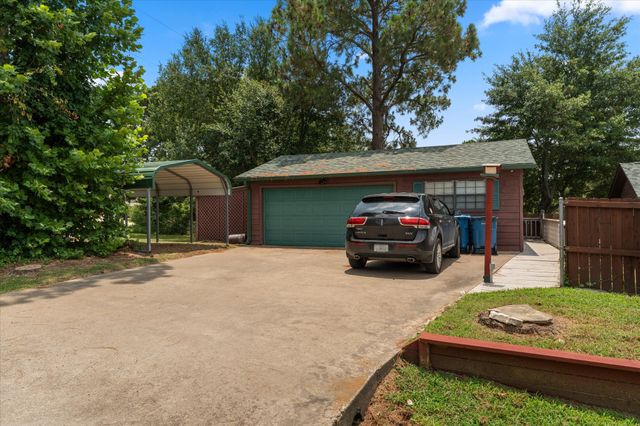 424 Lagoon Drive, Gun Barrel City, TX 75156