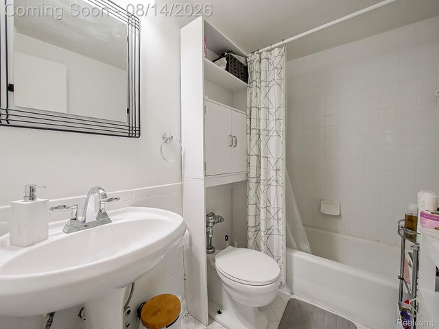 1300 E Lafayette Street 1309, Detroit, MI 48207