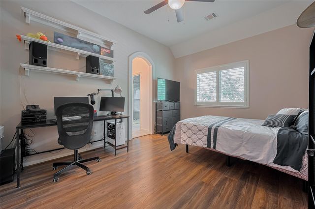 11826 Legend Manor Drive, Houston, TX 77082