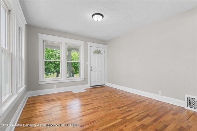 519 Lathrop Street, Lansing, MI 48912