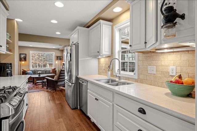 13414 1st Avenue N, Plymouth, MN 55441