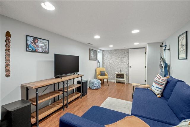 13414 1st Avenue N, Plymouth, MN 55441