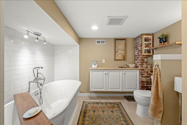 13414 1st Avenue N, Plymouth, MN 55441