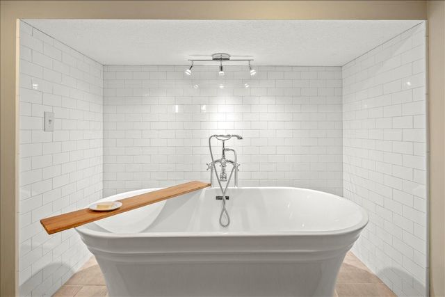 13414 1st Avenue N, Plymouth, MN 55441