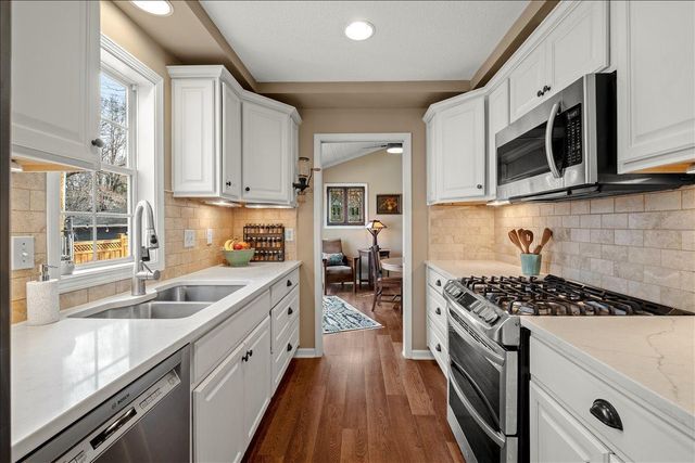 13414 1st Avenue N, Plymouth, MN 55441