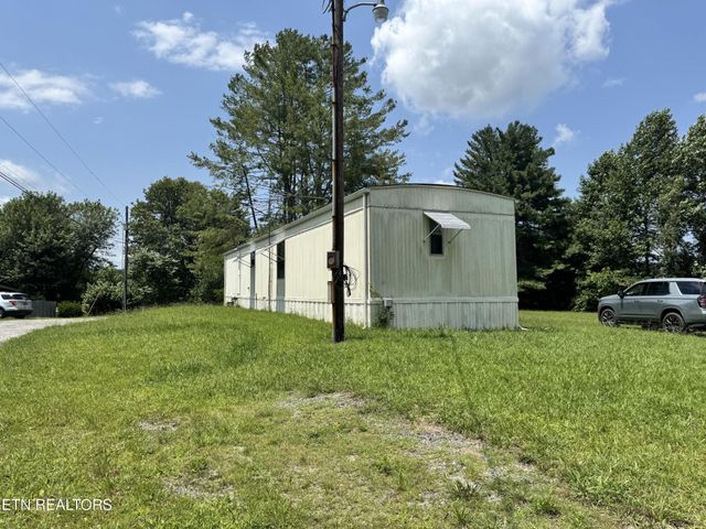 400 David Crockett Rd, Crossville, TN 38572