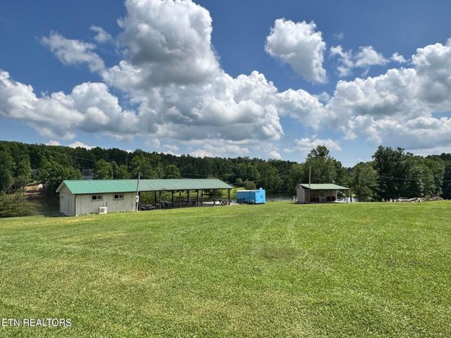 400 David Crockett Rd, Crossville, TN 38572