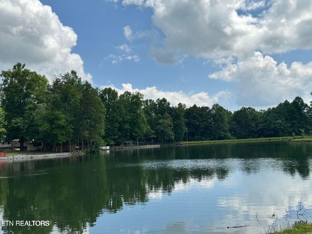 400 David Crockett Rd, Crossville, TN 38572