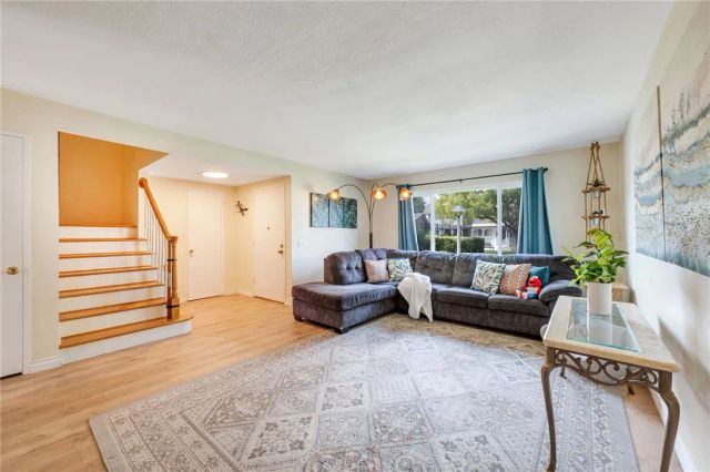 4792 Larwin Avenue, Cypress, CA 90630