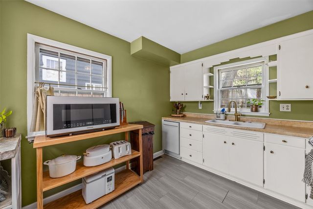 2253 Meadowbrook Drive SE, Cedar Rapids, IA 52403