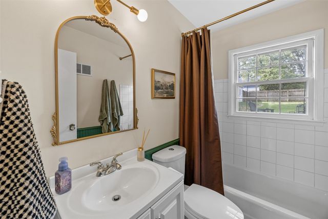 2253 Meadowbrook Drive SE, Cedar Rapids, IA 52403