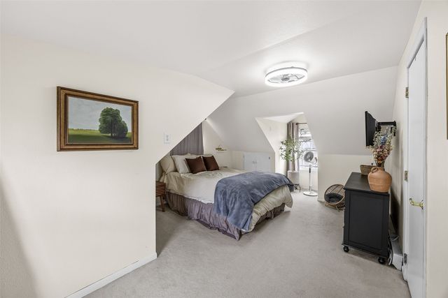 2253 Meadowbrook Drive SE, Cedar Rapids, IA 52403