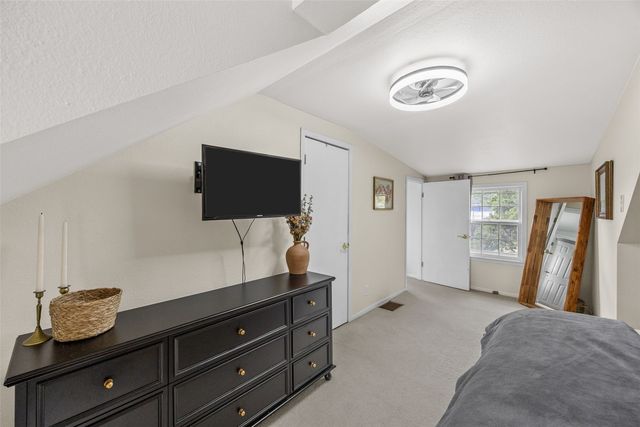 2253 Meadowbrook Drive SE, Cedar Rapids, IA 52403