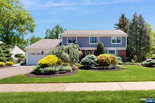 19 Merrill Drive, Mahwah, NJ 07430