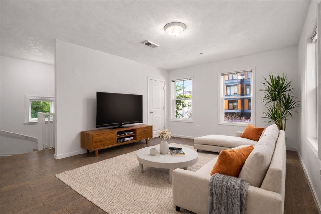 599 Broadway 2F, Everett, MA 02149