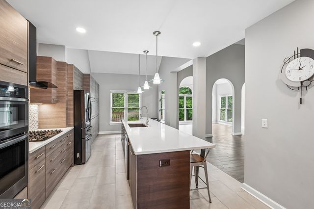 4508 Kingsgate Court NW, Acworth, GA 30101