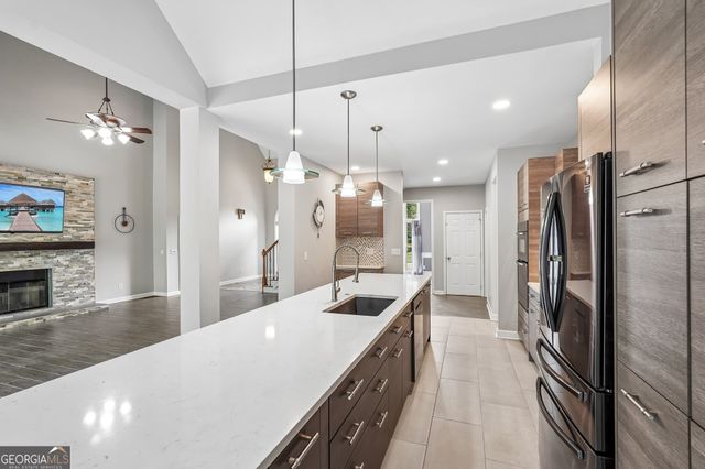 4508 Kingsgate Court NW, Acworth, GA 30101