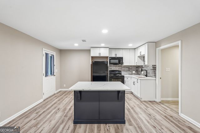 4508 Kingsgate Court NW, Acworth, GA 30101
