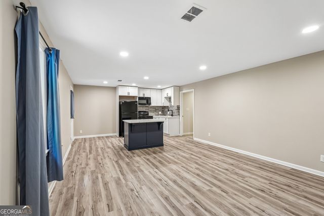 4508 Kingsgate Court NW, Acworth, GA 30101