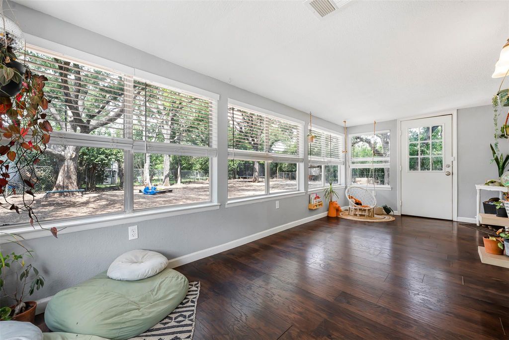 1906 Garden Villa DR, Georgetown, TX 78628