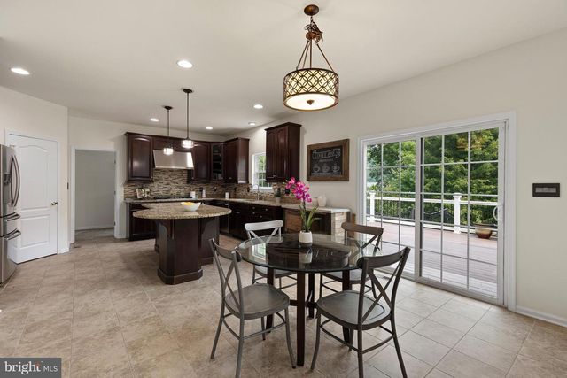 328 WAGON WHEEL LN, Hockessin, DE 19707