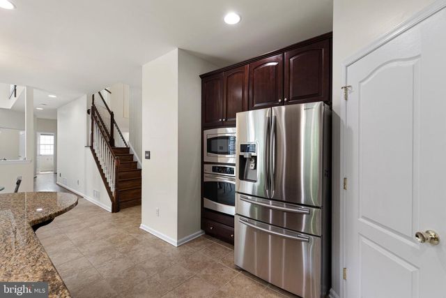 328 WAGON WHEEL LN, Hockessin, DE 19707