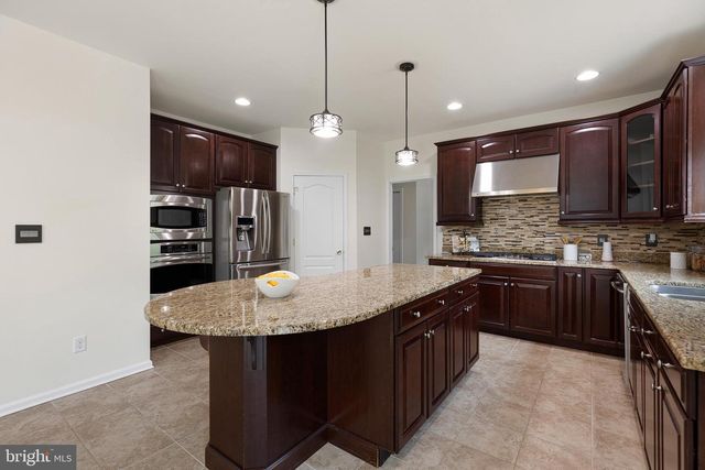 328 WAGON WHEEL LN, Hockessin, DE 19707