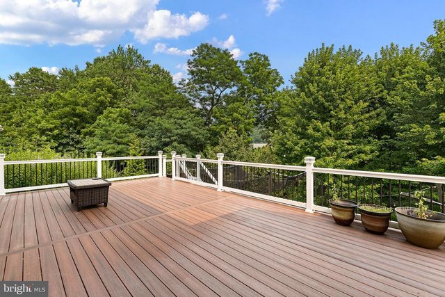 328 WAGON WHEEL LN, Hockessin, DE 19707