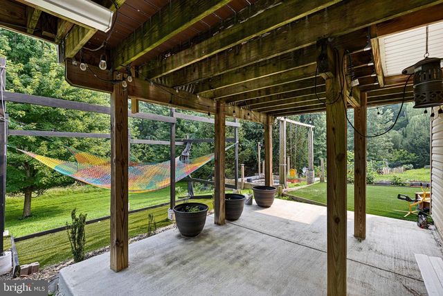 328 WAGON WHEEL LN, Hockessin, DE 19707