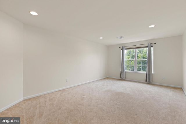 328 WAGON WHEEL LN, Hockessin, DE 19707