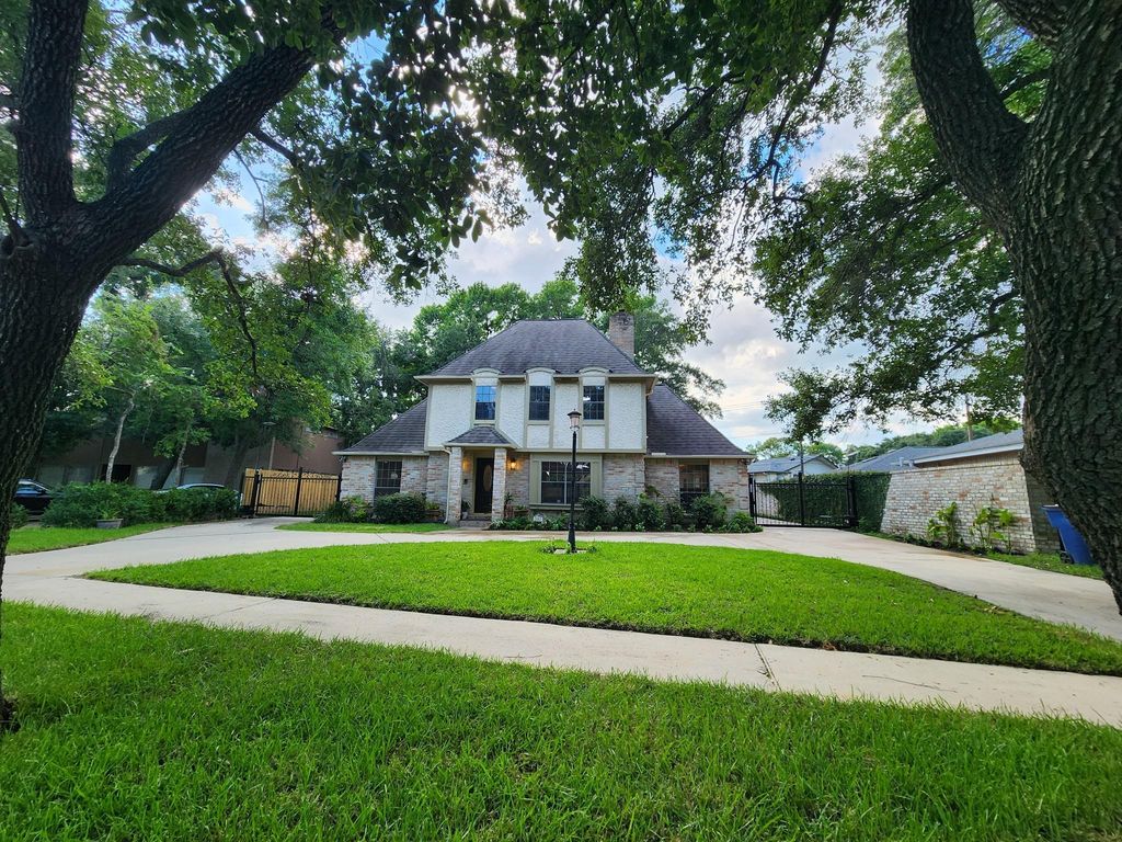 7827 Zilonis Court, Jersey Village, TX 77040