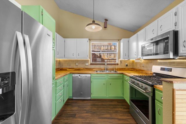 7704 Juneberry Street NW, Albuquerque, NM 87120