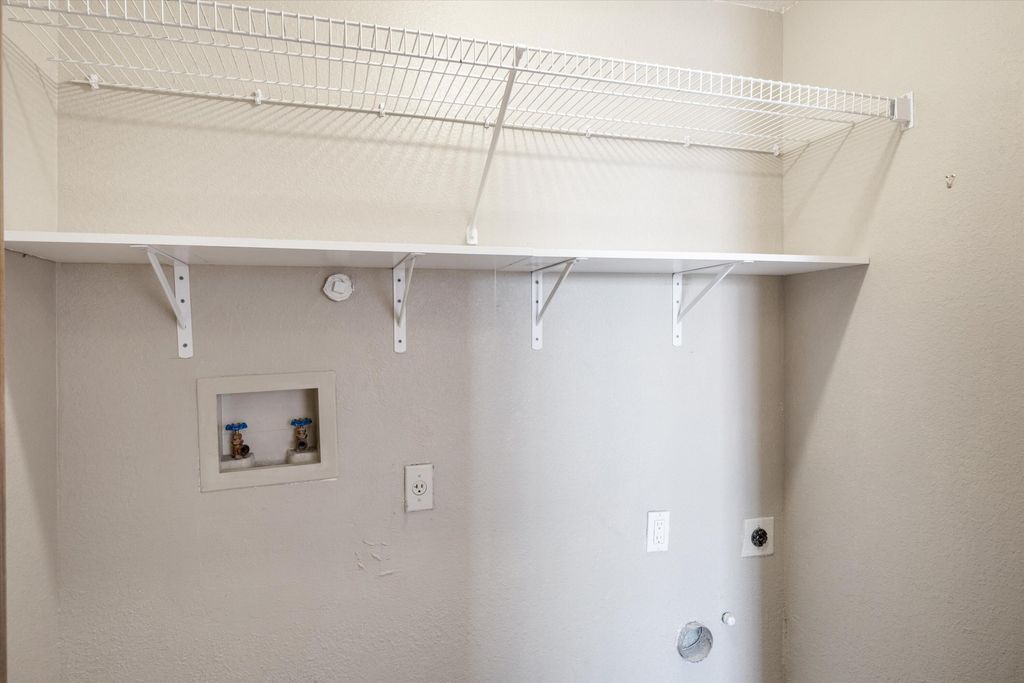 Image 15 of property listing at 7704 Juneberry Street NW, Albuquerque, NM 87120