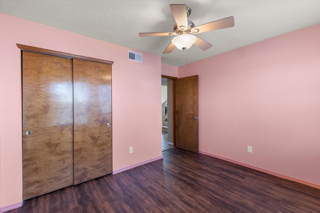 Image 17 of property listing at 7704 Juneberry Street NW, Albuquerque, NM 87120