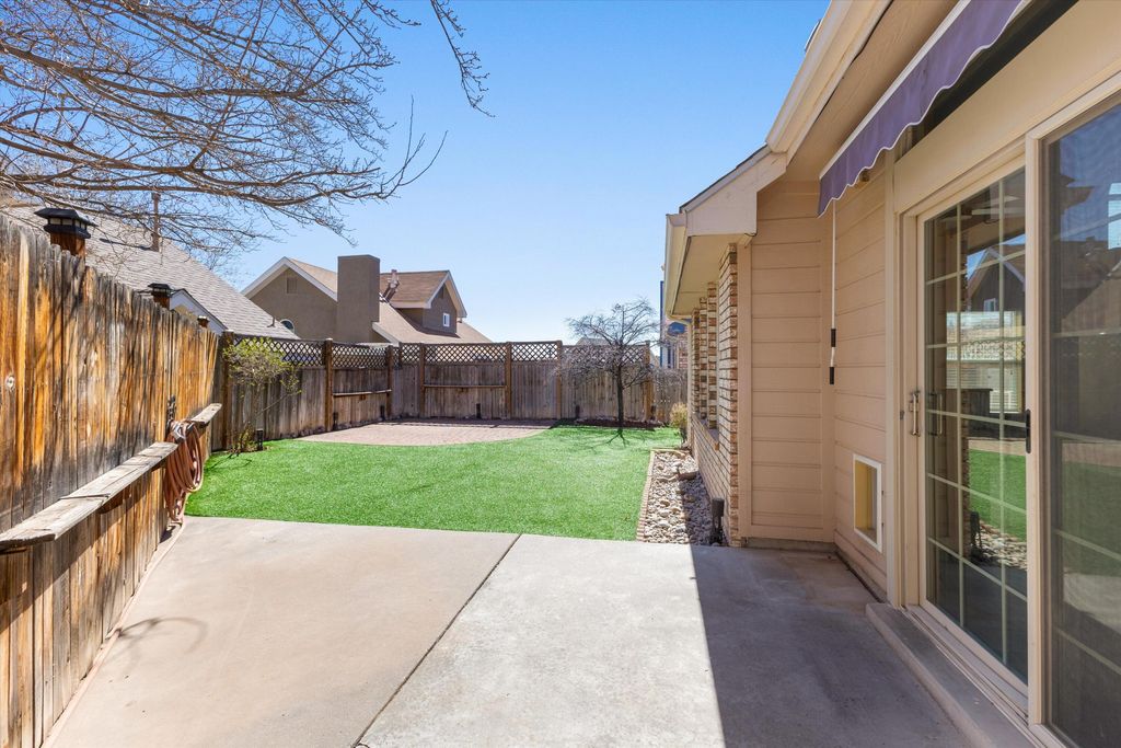 Image 27 of property listing at 7704 Juneberry Street NW, Albuquerque, NM 87120