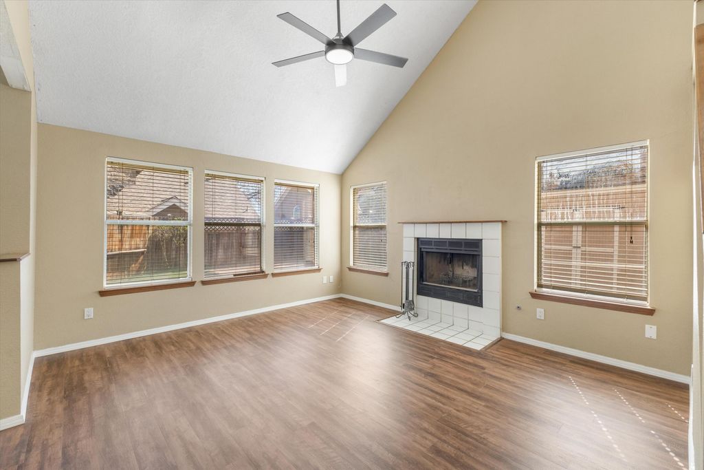 Image 5 of property listing at 7704 Juneberry Street NW, Albuquerque, NM 87120