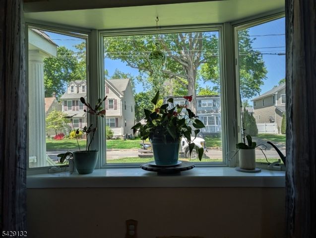 19 Kathryn St, Clark Twp., NJ 07066