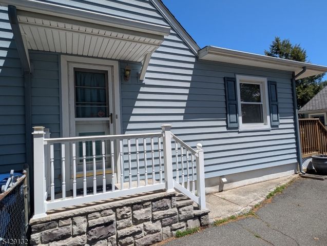 19 Kathryn St, Clark Twp., NJ 07066